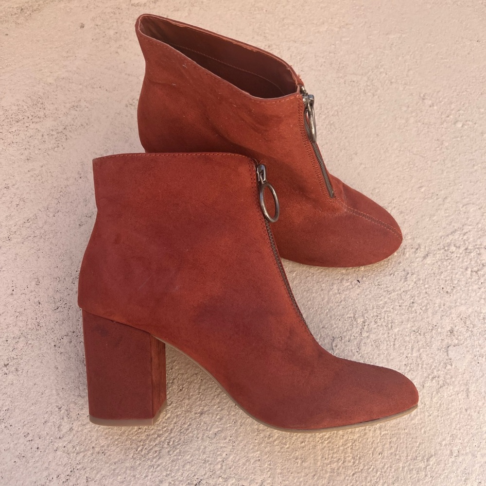 Women's Suede Ankle Boots - Rust